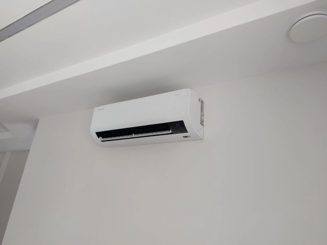 Montate sistem de climatizare multisplit Samsung Wind-Free